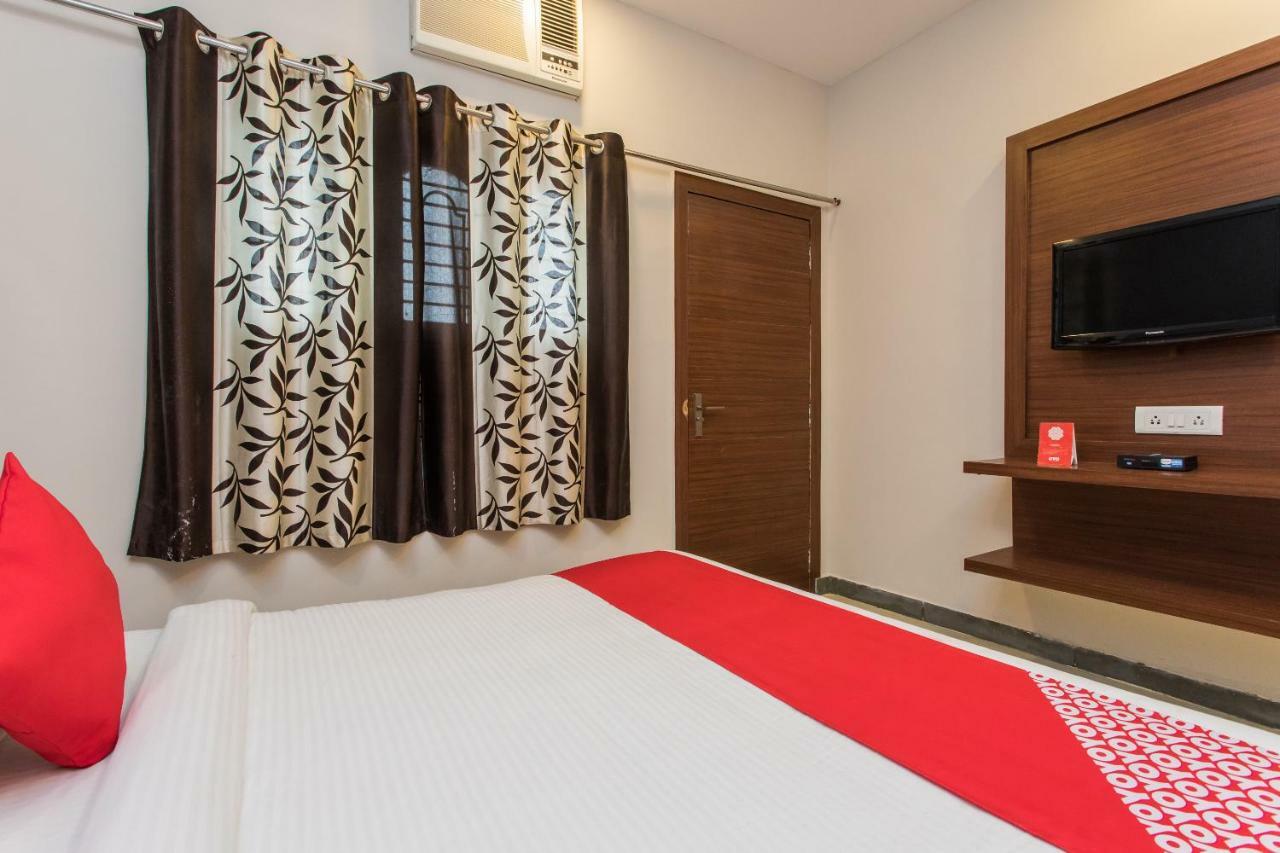 Oyo 17161 Hotel Mahalaxmi Ujjain Exterior foto